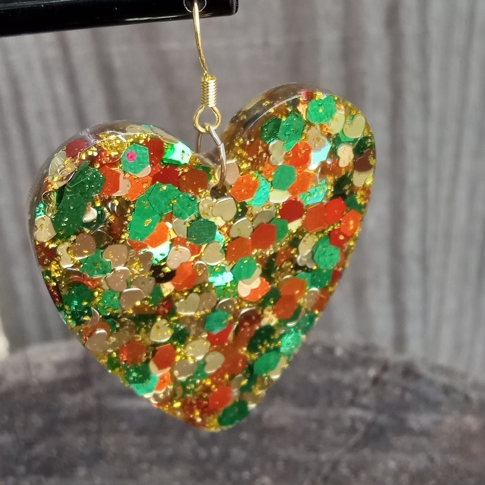 Hand Crafted Elegant Gold Earrings - Picture 4 of 6